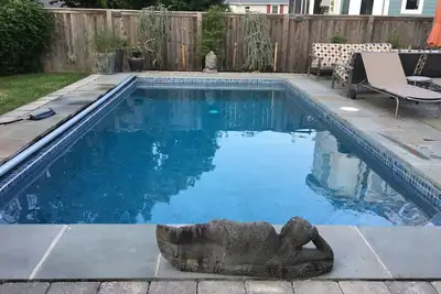 Image de 6 chambres / 5 salles de bain avec piscine - 4 jours minimum