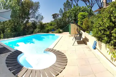 Image de Dans une pinède au calme à Saint-Raphaël - Piscine privée