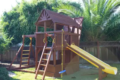 Image de Belle oasis avec 6 chambres, grande cour / jardin, près de la plage et des terres Lego