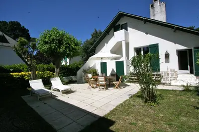 Image de Maison familiale de style Basque avec annexe - Plage à moins de 600 m!