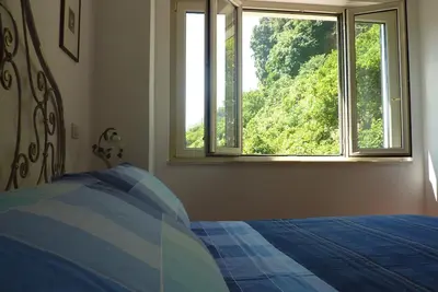 Image de Maison entourée d'un jardin de citronniers avec vue mer sur la côte amalfitaine!