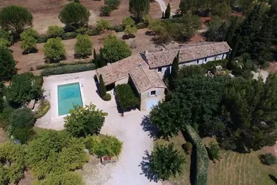 Image de Sud Luberon, Mas de charme ****, 2 à 13 personnes, piscine, propriété de 1 ha