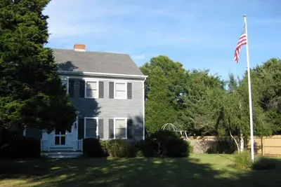 Image de Maison près de la baie avec grande piscine creusée, à quelques pas de la plage
