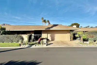 Image de Springs Country Club Oasis! Salon merveilleuse et spacieuse dans Gated Community