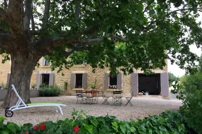 Image de Superbe appartement dans un Mas Provencal restauré.