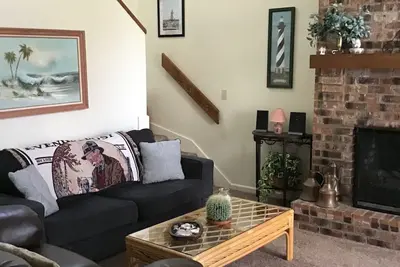 Image de Pet Friendly Beach House Ocean Side Of 17