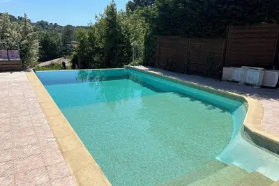 Image de Suberbe villa avec piscine d'eau sel, terrace bar Bbq et four a pizza