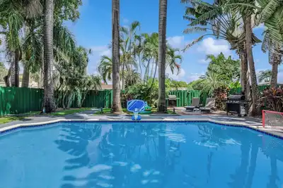 Image de Luxe 4/3 + Piscine Chauffee, A 5 Min De La Plage Et Du Casino