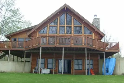 Image de Superbe Log Cabin! Parfait pour les familles et les escapades de week-end!