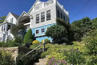 Image de Chalet au bord de la mer aux sommets: bain à remous \/ terrasses sur le toit \/ 4 saisons