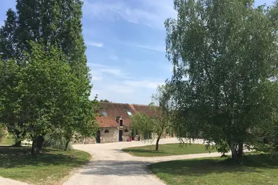 Image de Longere 15 personnes proche Lamotte-beuvron, boxes à chevaux