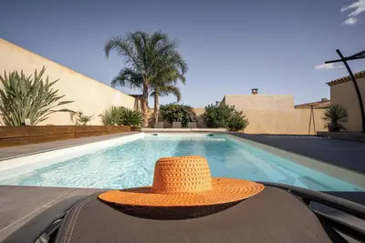 Image de A la recherche d'authenticité, soleil, piscine, repos famille ou entre amis?