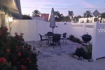 Image de Piscine chauffée, plage et commodités, 2-3 min à pied.