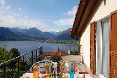 Image de Appartement / app. pour 4 personnes avec 70m² à Gambarogno (116693)