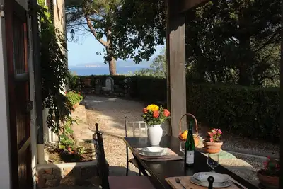 Image de Viburni, in 19th century estate, sea view - Canunget