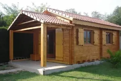 Image de Deux pièces sur les hauteurs de Nice : Petit chalet avec jardin privatif.