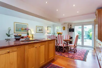 3 Br maison dans la belle Wimbledon. Connexions dans le centre de Londres (Veeve)