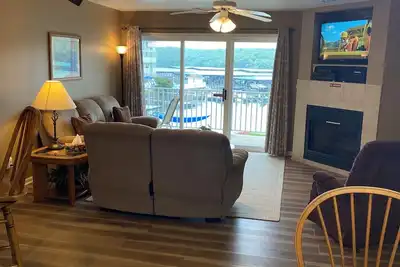 Image de Parkview Bay 3 chambres, 1er étage, donne sur la piscine, au bord du lac, Wifi Gratuit