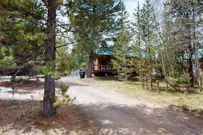 Image de ⭐️Free Trash Pickup Fire Pit Bbq-Gratuit Wifi-📡Satellite🌲Little Timber Inn
