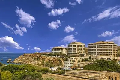 Image de Suite de luxe avec vue sur la mer au Radisson Blu Resort & Spa 5 *, Golden Sands, Malte