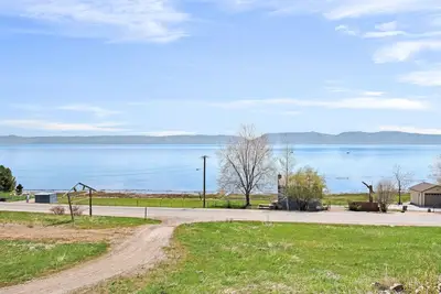 Image de Maison à flanc de colline avec terrasse et belle vue sur le lac Bear - chiens Ok!