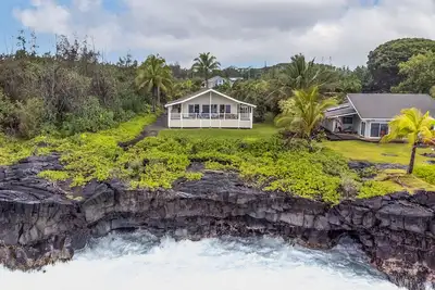 Image de Whale watch - Oceanfront home sur les falaises avec une vue imprenable et des levers de soleil incroyables!