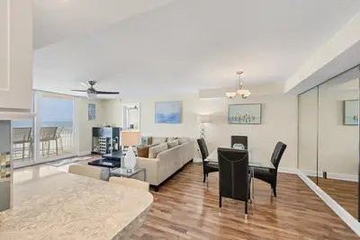 Image de Gulf Front 2 Br / 2 Ba condo dans la belle clé Longboat. 4 personnes