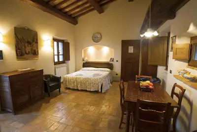 Image de Appartement romantique avec jardin dans une ferme avec piscine