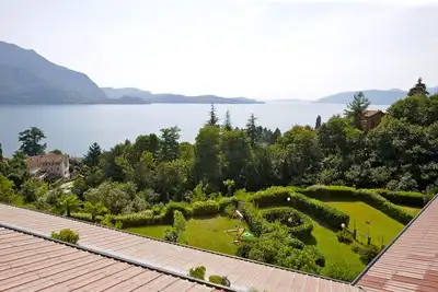 Bel appartement de 3 ½ pièces avec 2 balcons, piscine et superbe vue sur le lac