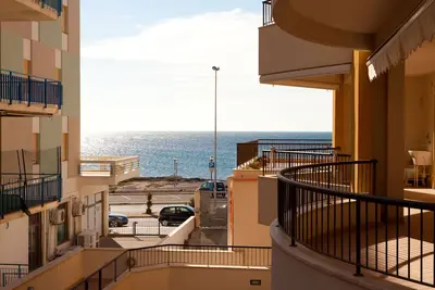Image de Appartement en bord de mer dans la résidence Rosa Virginia Piscine