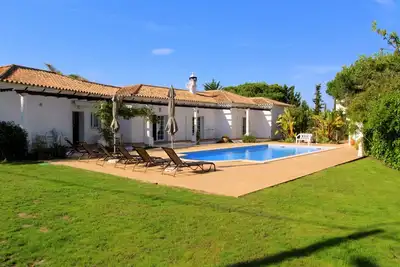 Villa Toulouse · Villa avec piscine privée pour les familles a 2km de la plage