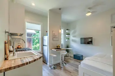 Image de Miraculously Modern in a Vintage Shell - Midtown