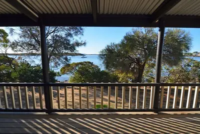Cdc-625 est une fantastique cabane originale de Coffin Bay - magnifiquement rénovée