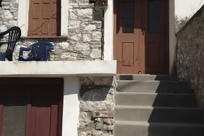 Image de Appartement de 2 étages dans le village pittoresque de Samos, belle vue.