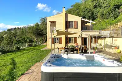 Image de Magnifique maison dans les bois à Ripatransone, avec vue panoramique