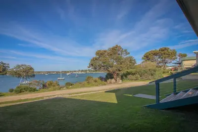 Image de Bord de mer par nom, bord de mer par emplacement - c'est une grande maison de vacances Coffin Bay