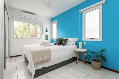 Image de lumineux appartement de 75 m2, 2 chambres, 50 m plage et mer