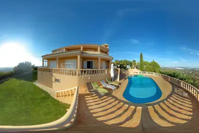 Image de Villa avec vue panoramique privilégiée