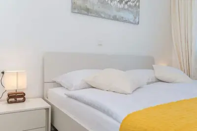 Image de Appartements d'une beauté fantastique à 2 minutes de la piscine de la plage dans la maison