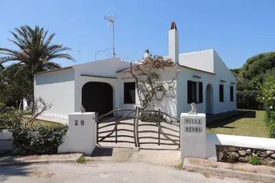 Image de Populaire maison de vacances avec piscine près de la plage
