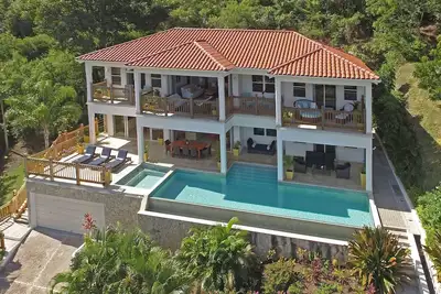 Image de Villa de luxe Ă Mount Cinnamon Resort