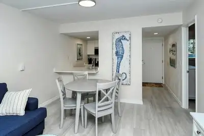 Image de LaPlaya 104e-Prefectly located near the path to the beach, just steps from the pool.