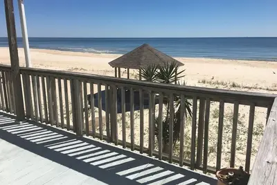 Image de Front de mer! 2 Br / 2 Bath deuxième étage Condo, 6 couchages, accepte les animaux