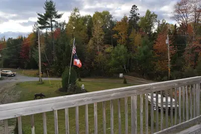 Image de Beautiful Modern In the middle of a forest close to lake, with lake access
