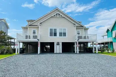 Image de Fantastique Duplex Oceanfront avec grande piscine chauffée!