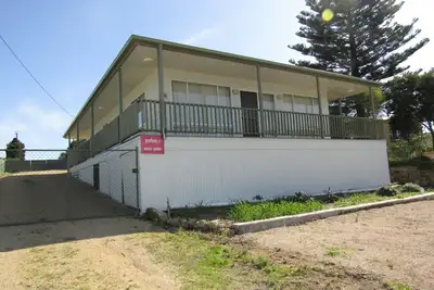 Image de Morala ~ Esplanade with sea views! ** Off Peak Special**