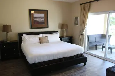 Image de Waterfront Condo, Peaceful & Quiet, Snowbirds Bienvenue Dans Mars et Avril!