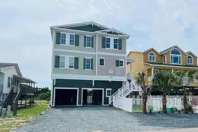 Image de Oceanfront - Ascenseur - Piscine privée!