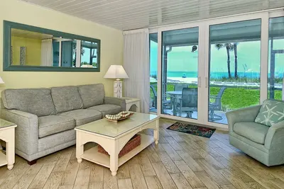 Image de LaPlaya 105b-Relax on the balcony and watch the dolphins swim by and the pelicans dive!