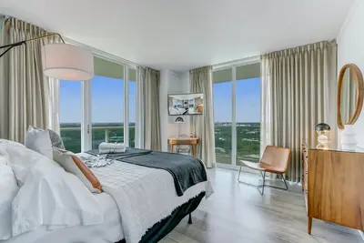 Image de 2017-2 Luxurious Corner 1 chambre à Coconut Grove